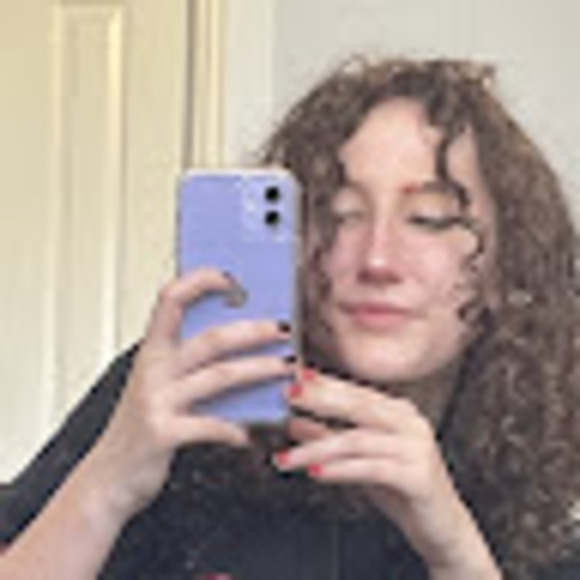 Meet your Posher, Emily - Picture 1 of 1